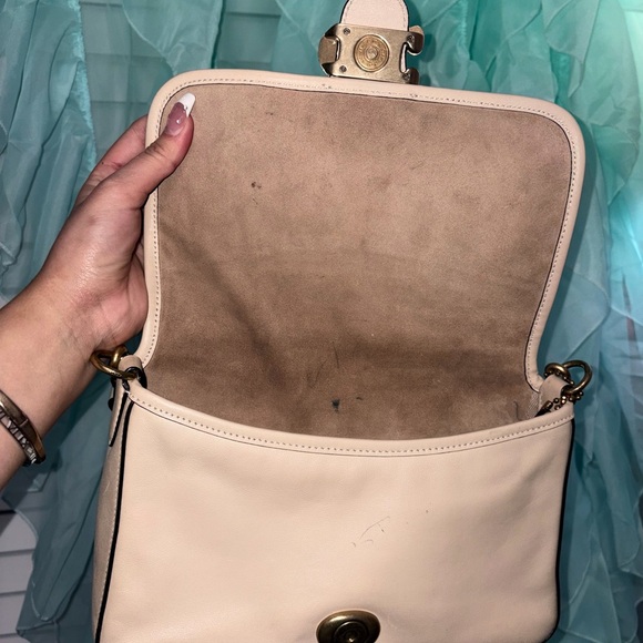 Elegant COACH TABBY Cream Leather Shoulder Bag - Picture 3 of 6